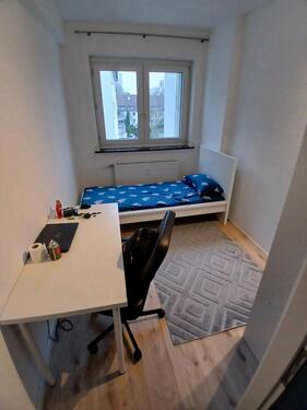 Foto - Frisch renoviertes & möbliertes WG-Zimmer in Essen