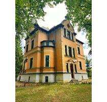 *Beeindruckende 5-Raumwohnung*Stilvoll Leben in der VILLA FREYSOLDT - EBK - Balkon - Garten - Stellplätze - Pößneck