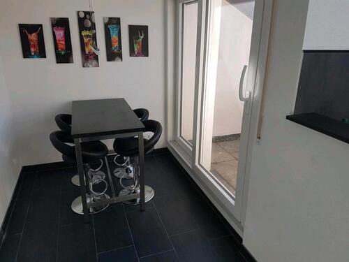 Foto - Privatverkauf: Helle 2-Zimmer-DG-Wohnung mit Loggia & Stellplatz