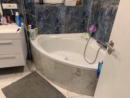 Foto - Moderne, kernsanierte 4-Zimmer- Maisonettewohnung in zentraler La