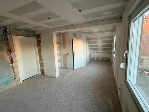 Foto - Kernsaniertes 1-Zimmer-Apartment (ca. 26 m²) im 1. OG