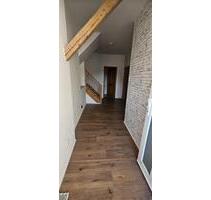 Wohnung zu vermieten - 1.050,00&nbsp;EUR Kaltmiete, ca.&nbsp; 138,00&nbsp;m&sup2; in Aurachtal (PLZ: 91086)