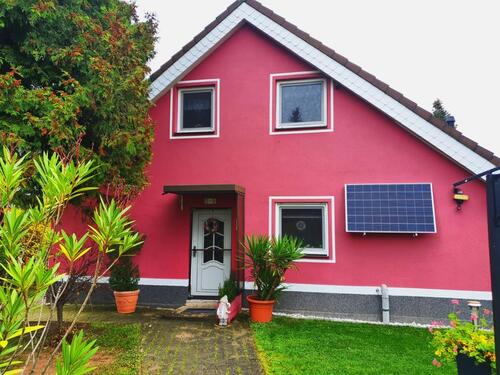 Foto - Einfamilienhaus mit großem Garten