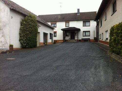 Foto - Haus mit Garagen, Hof und Garten in Königswinter Quirrenbach