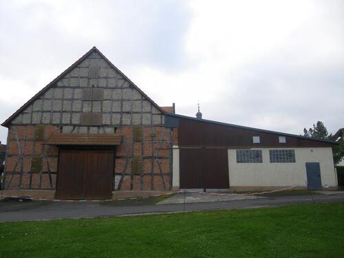 Foto - Unterstellplatz für Wohnwagen-mobil etc zu vermieten