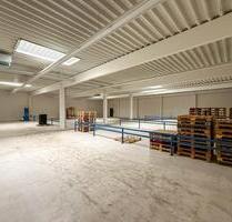 Lagerfläche mit ca. 500m² | Teilfläche mit Rolltor & LKW Rampe - Steinhagen