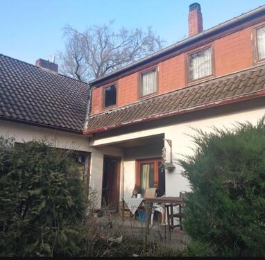 Foto - Freistehendes Haus im Grünen, sanierungsbedürftig