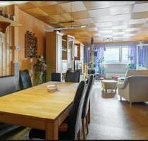 Helle 4-Zimmer-Wohnung mit Loggia und tollem Weitblick in zentral - Langen (Hessen)
