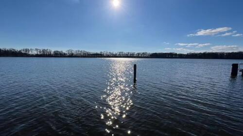 Foto - Bungalow am Ruppiner See mit Boot und Anlegeplatz bei Berlin