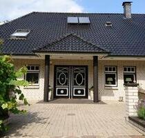 Bungalow incl. 2. Gebäude mit 3 Garagen Provisionsfrei - Zeven