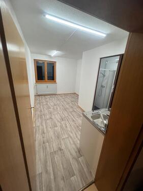 Foto - Absofort 1-Zimmer mit eigenem Bad & Küche – alles in der Nähe