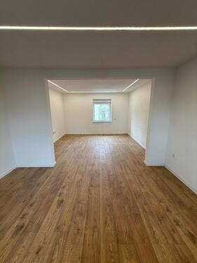 Foto - 5 Zimmer Doppelhaushälfte zur Miete in Schönenberg-Kübelberg