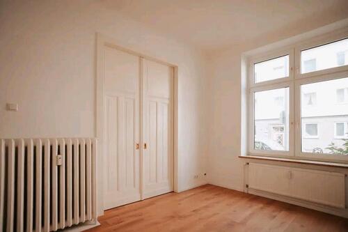 Foto - Renovierte 3 Zimmer Wohnung Altbau Hochparterre