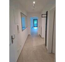 3-Zimmer Wohnung 90 qm mit Balkon KM 1050€Monat in Heiningen