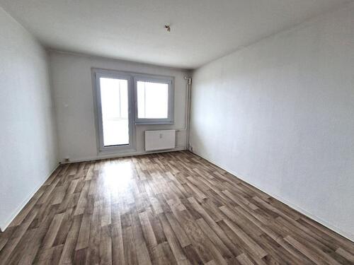 Foto - Alles was man braucht - verglaster Balkon, Küche mit Fenster, Wanne