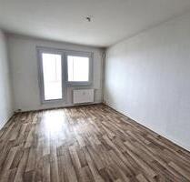 Alles was man braucht - verglaster Balkon, Küche mit Fenster, Wanne - Neubrandenburg Datzeberg