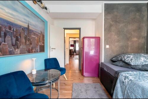 Foto - 2 Zimmer komplett eingerichtet WG Kollegen sofort frei