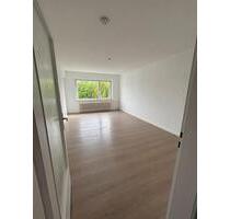 Frisch Kernsanierte 3 Zimmer Wohnung zur Miete in Kiel Mettenhof - Melsdorf