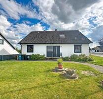 Einfamilienhaus in ruhiger Wohnlage mit Carport & Garage - Lasbek