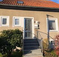Doppelhaushälfte in ruhiger Lage mit großem Grundstück - Eschershausen