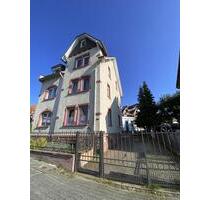 Historisches Haus der Jahrhundertwende mit drei hellen Wohnungen - Frankfurt am Main Bergen-Enkheim