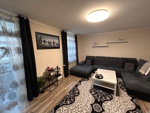 Foto - Gepflegte 5-Zimmer-Wohnung mit Balkon & Stellplatz – 97 qm