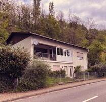 Freistehendes Wohnhaus mit zwei Einliegerwohnungen in Rehlingen-S - Rehlingen-Siersburg