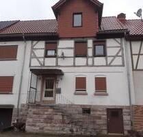 Reihenmittelhaus - 90.000,00&nbsp;EUR Kaufpreis, ca.&nbsp; 175,00&nbsp;m&sup2; in Witzenhausen (PLZ: 37215) Hundelshausen