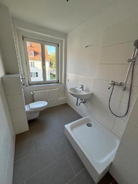 Foto - 3,5-Zi.-Whg. mit Duschbad neu renoviert & sofort frei