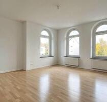 Helle 2 Zimmer Altbau-Wohnung in Rathingen Mitte, Stellplatz, Kellerraum. 4 Min. bis Innenstadt. - Ratingen