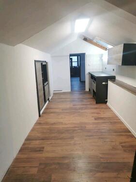 Foto - DG Wohnung gemütliche DG Wohnung mit Einbauküche und Stauraum