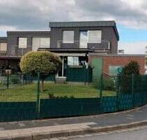 *Provisionsfrei* Reihenendhaus mit großer Doppelgarage und Garten - Jüchen
