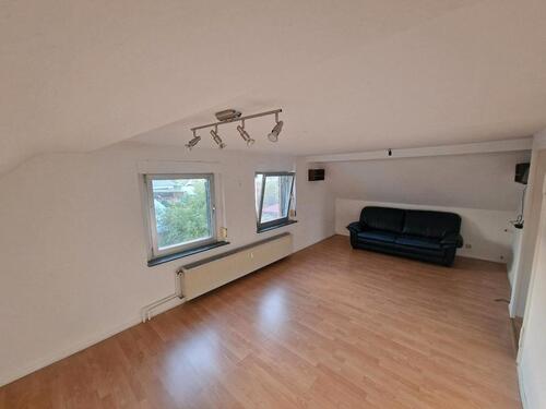 Foto - 2-Zimmer-Dachgeschosswohnung - 450,00 EUR Kaltmiete,