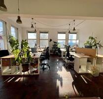 Geteilter Arbeitsplatz in kreativer Bürogemeinschaft – Neukölln - Berlin