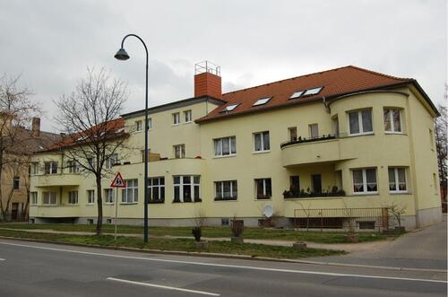 Foto - 4-Zi.-Wohnung im 1.OG eines MFH in Naumburg zu vermieten.