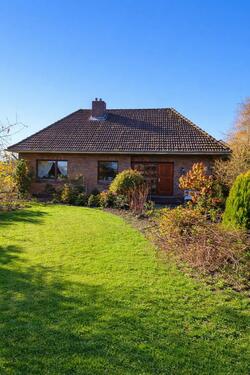 Foto - Einfamilienhaus mit großem Garten in ruhiger Lage