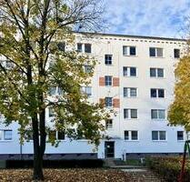 2 Raumwohnung mit Küche und verglastem Balkon, ruhige Lage - Neubrandenburg