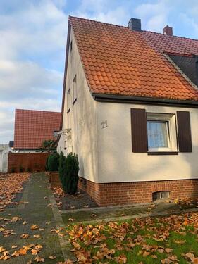 Foto - Zechenhäuschen mitten in der Altsiedlung in Kamp-Lintfort