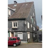 Haus zum verkaufen - 95.000,00&nbsp;EUR Kaufpreis, ca.&nbsp; 180,00&nbsp;m&sup2; in Hückeswagen (PLZ: 42499)