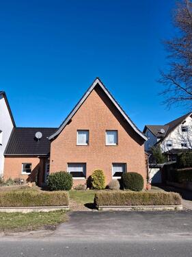 Foto - Einfamilienhaus (BJ 1938) mit Garage und Garten (PB-Dahl)