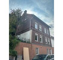 Mehrfamilienhaus Nahe Autobahn - 235.000,00&nbsp;EUR Kaufpreis, ca.&nbsp; 235,00&nbsp;m&sup2; in Radevormwald (PLZ: 42477)