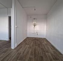 Wintertraum für Familien: Hochhauswohnung mit 2 Balkonen und moderner Küche ! - Halle (Saale) Halle-Neustadt