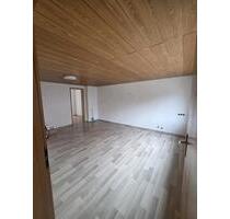 helle 3 Zimmerwohnung in 88477 Schwendi