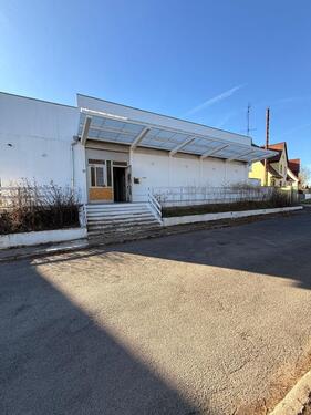 Foto - LagerhalleGewerbehalle 400 m² in Voigtstedt – Laderampe, Starkstrom, Hof, Carports