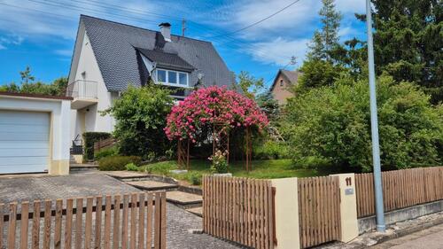 Foto - Gepflegtes Einfamilienhaus mit Traumgarten von Privat
