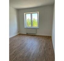 Tolle 3 Raum Wohnung - 420,00&nbsp;EUR Kaltmiete, ca.&nbsp; 75,00&nbsp;m&sup2; in Oelsnitz (Erzgebirge) (PLZ: 09376)