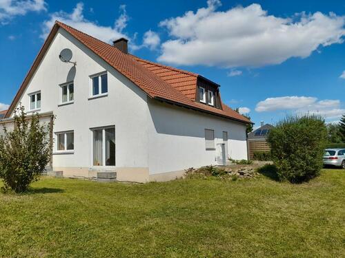 Foto - 13 Zimmer Mehrfamilienhaus, Wohnhaus zum Kaufen in Oberdachstetten