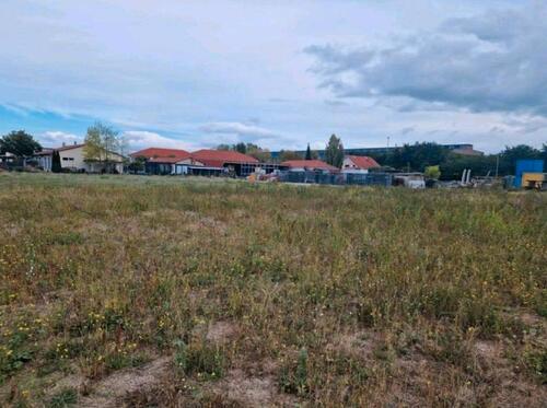 Foto - 4000 qm Gewerbegrundstück Lager Freifläche Stellpätze