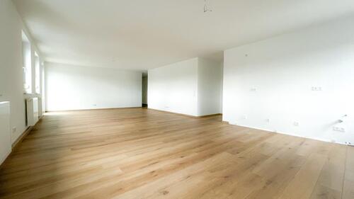 Foto - Großzügige 3-Zimmer-Wohnung mit überdachtem Südbalkon