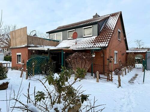 Foto - Einfamilienhaus zur Miete, mit Garage, Carport und kl. Werkstatt